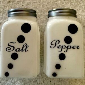 Elegant Black and White Polka Dot Salt and Pepper Shaker Set